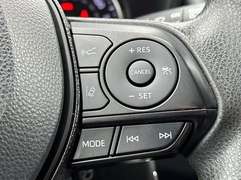 Used 2021 Toyota RAV4 LE AWD/4WD image 37