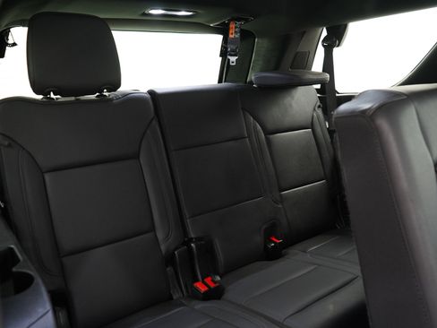 Used 2025 Chevrolet Tahoe Z71 AWD/4WD image 15