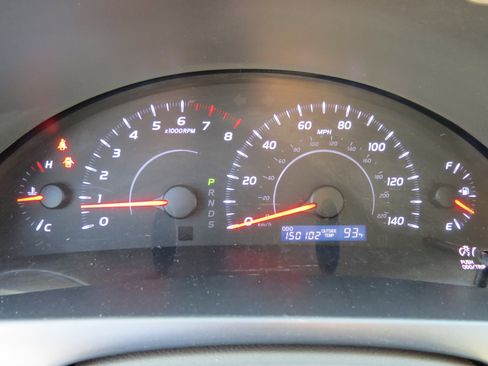 Used 2010 Toyota Camry SE image 11