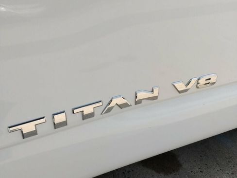 Used 2018 Nissan Titan SV RWD image 22