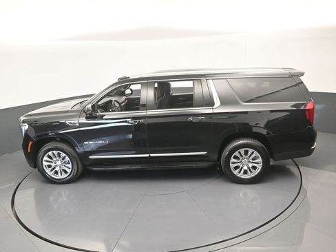 Used 2025 GMC Yukon XL Denali AWD/4WD image 59