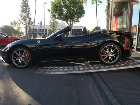 Used 2013 Ferrari California RWD image 41