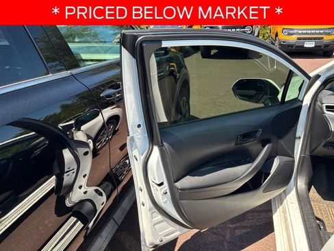 Used 2024 Toyota Corolla LE FWD image 11