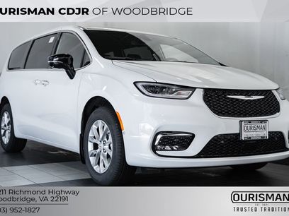New 2026 Chrysler Pacifica Limited