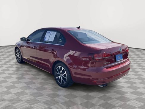 Used 2017 Volkswagen Jetta SE FWD image 6
