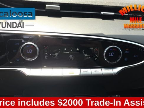 Used 2025 Genesis GV70 2.5T AWD/4WD image 21