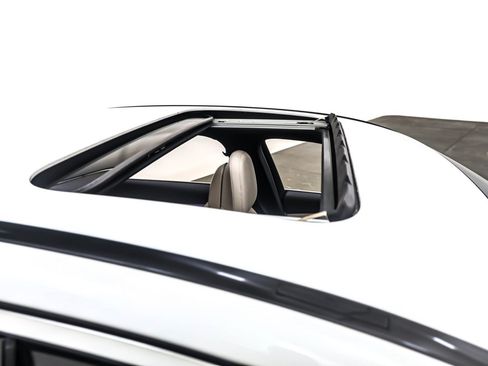 Used 2024 Mercedes-Benz C 300 Sedan image 23