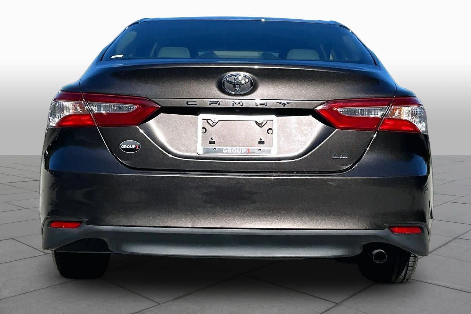 Used 2018 Toyota Camry LE FWD image 5