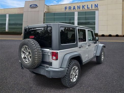 Used 2018 Jeep Wrangler Unlimited Rubicon w/ Connectivity Group image 7