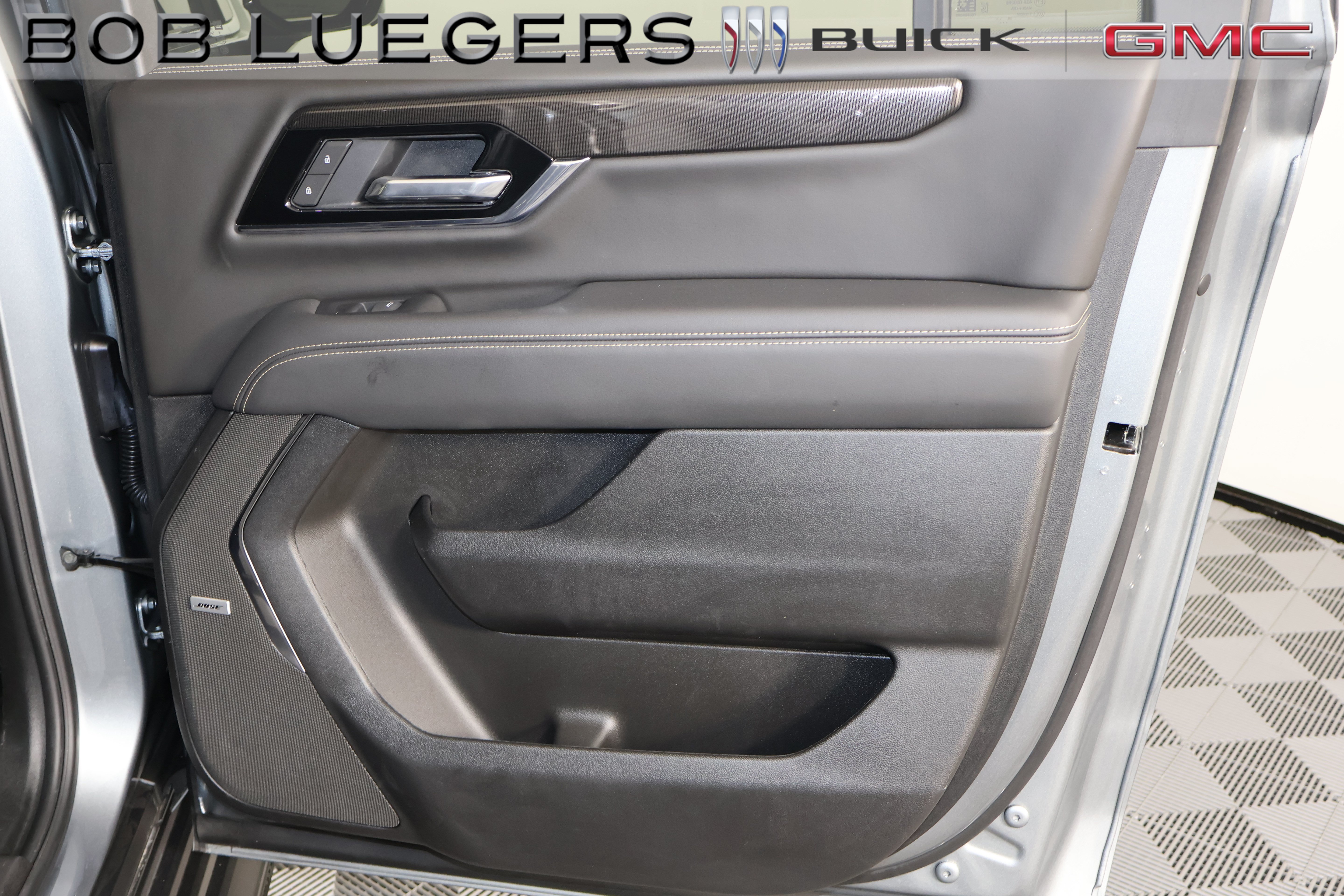 Certified 2025 GMC Yukon XL Elevation w/ Elevation Premium Package AWD/4WD image 16