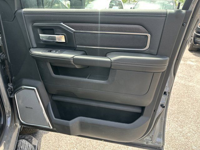 New 2026 RAM 3500 Laramie AWD/4WD image 16