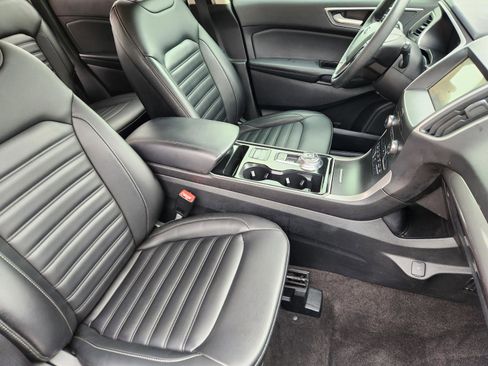 Used 2020 Ford Edge SEL w/ Convenience Package FWD image 6