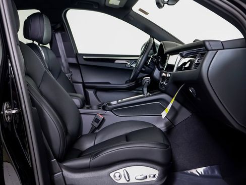 New 2026 Porsche Macan Turbo image 8