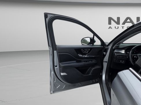 Used 2022 Lincoln Corsair FWD w/ Premium Package image 9