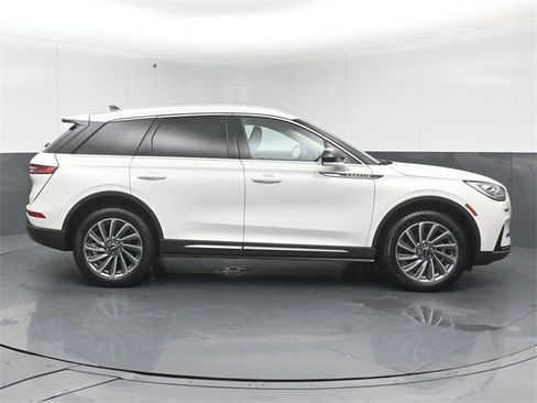 Certified 2023 Lincoln Corsair Reserve w/ Towing Package image 8