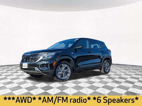 Used 2024 Kia Seltos LX image 2