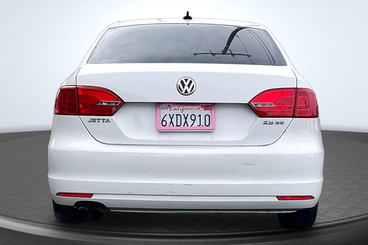 Used 2013 Volkswagen Jetta SE FWD image 4