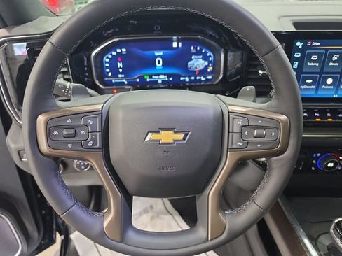 Used 2023 Chevrolet Silverado 1500 High Country w/ High Country Premium Package AWD/4WD image 18