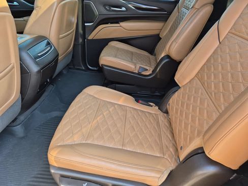 Used 2021 Cadillac Escalade ESV Premium Luxury AWD/4WD image 20