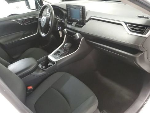 Used 2021 Toyota RAV4 LE FWD image 22