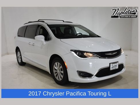 Used 2017 Chrysler Pacifica Touring-L FWD image 1