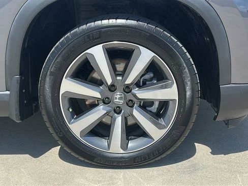 Used 2025 Honda Pilot Touring image 16
