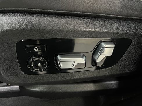 Used 2019 BMW X7 xDrive40i w/ Premium Package AWD/4WD image 17