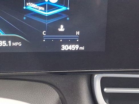 Used 2023 Hyundai Elantra SEL w/ Convenience Package image 19