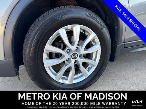 Used 2017 Nissan Rogue SV AWD/4WD image 9