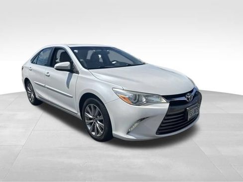Used 2017 Toyota Camry XLE FWD image 13