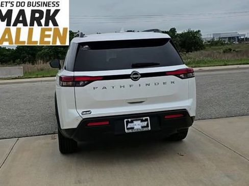 Used 2025 Nissan Pathfinder SV FWD image 7