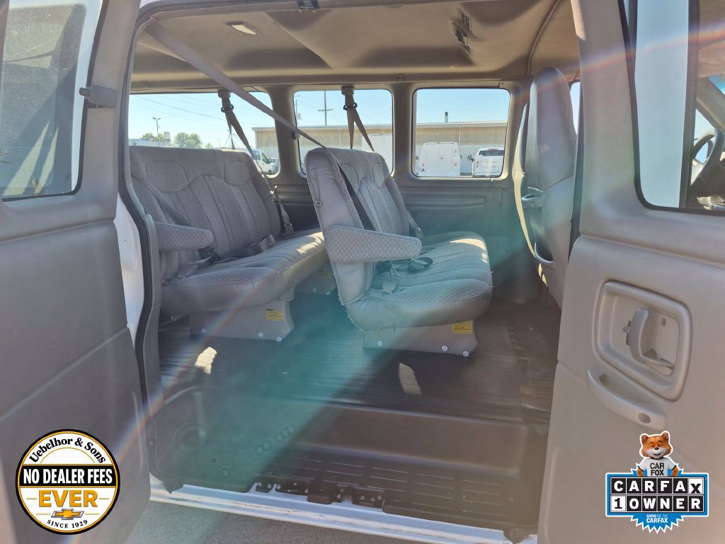 Used 2000 GMC Savana 3500 Extended Passenger w/ Convenience Pkg 1 RWD image 21