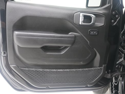Used 2025 Jeep Wrangler Sport AWD/4WD image 14
