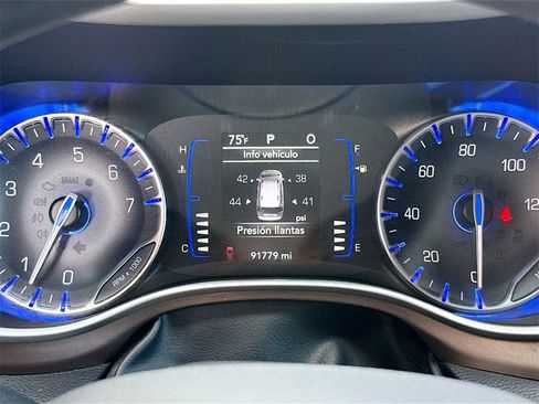 Used 2021 Chrysler Voyager Lxi image 13