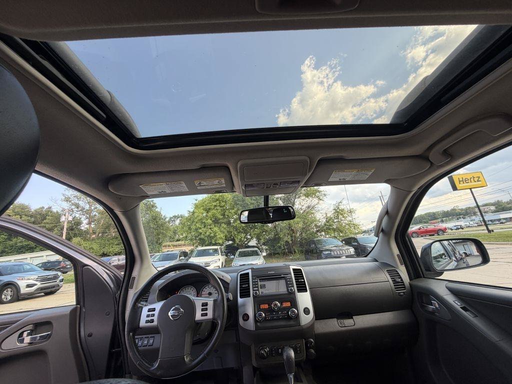 Used 2020 Nissan Frontier PRO-4X w/ Pro-4x Utility Package AWD/4WD image 19