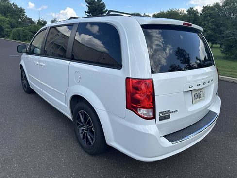 Used 2016 Dodge Grand Caravan R/T FWD image 9