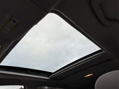 Used 2017 Subaru Forester 2.5i Limited image 12