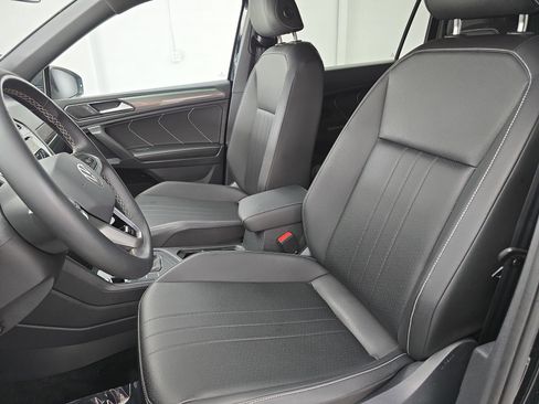 Used 2023 Volkswagen Tiguan SE R-Line FWD image 15