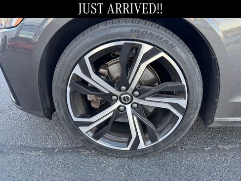 Used 2023 Volvo S60 B5 Core w/ Climate Package image 5