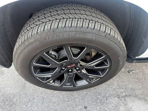 Used 2023 GMC Yukon Denali RWD image 12