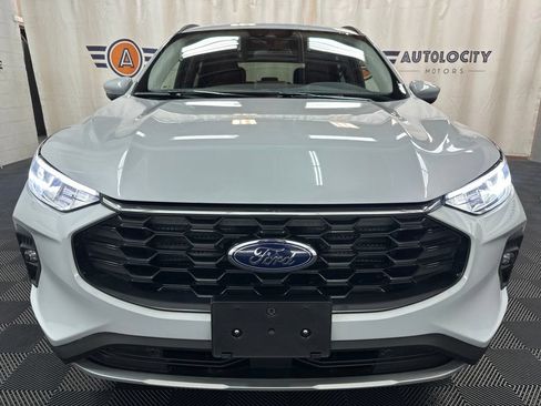 Used 2025 Ford Escape ST-Line Select AWD/4WD image 3