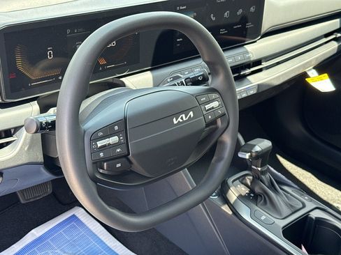 New 2026 Kia K4 FWD image 23
