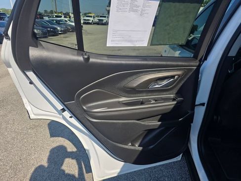 Used 2023 GMC Terrain SLE w/ LPO, Floor Liner Package AWD/4WD image 34