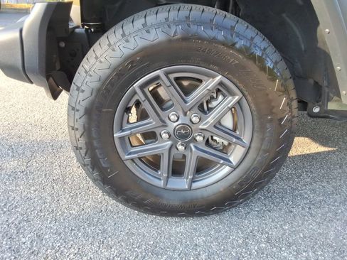 Used 2025 Jeep Wrangler Unlimited Sport AWD/4WD image 10