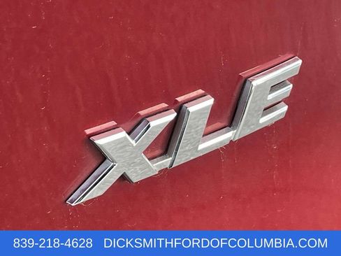 Used 2020 Toyota RAV4 XLE Premium image 9