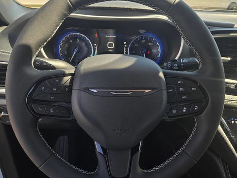 New 2027 Chrysler Pacifica Limited FWD image 21