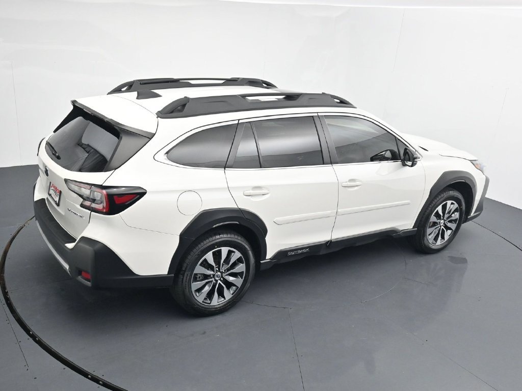 Used 2025 Subaru Outback Limited AWD/4WD image 33