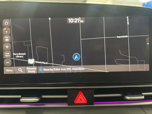 Used 2025 Hyundai Elantra SEL FWD image 27