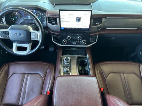 Used 2024 Ford Expedition Limited image 16