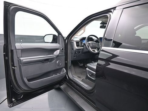 Certified 2024 Ford Expedition XLT AWD/4WD image 8